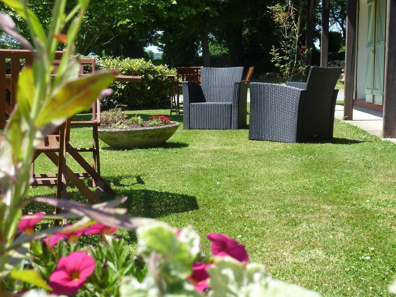 Le Relais Des Tuileries Hotel Sereilhac Exterior foto